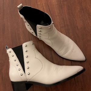 Marc Fisher Yente Ankle Chelsea Boots in White 7.5